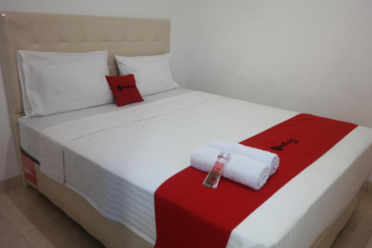 Reddoorz Near Mall Ratu Indah 3 Hotel Balangberu Exterior photo